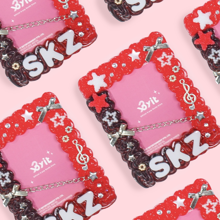 massung_e × BYIT – Stray Kids Decoden Toploader