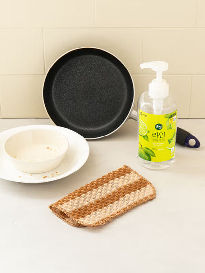 10-pack of bathroom cleaning sponges [DAISO]