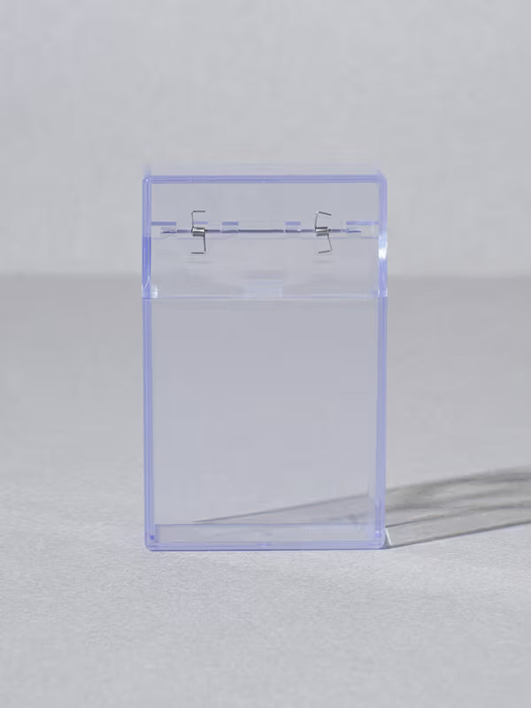 One-touch photo card case [DAISO]