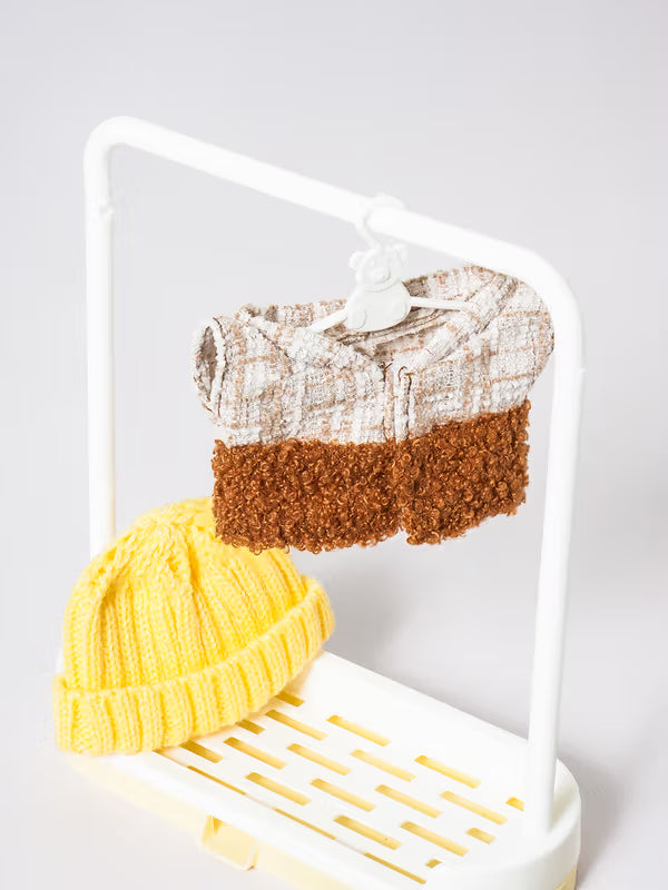 Doll DIY Winter Poggle Vest Knit & Hat Set [DAISO]